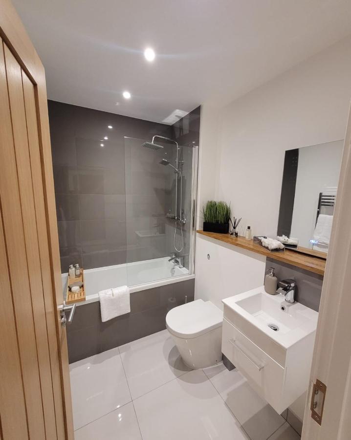 Luxury 2 Bed Apartment In The Heart Of Rochester Wainscot 외부 사진