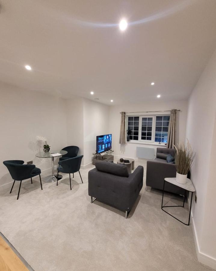 Luxury 2 Bed Apartment In The Heart Of Rochester Wainscot 외부 사진