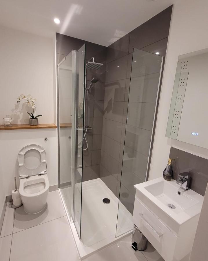 Luxury 2 Bed Apartment In The Heart Of Rochester Wainscot 외부 사진