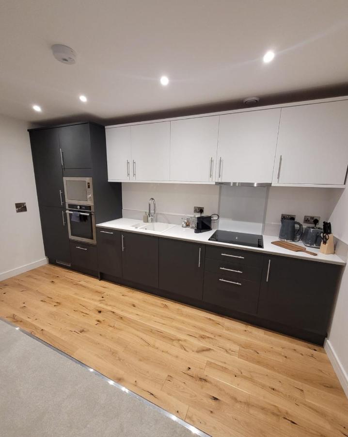 Luxury 2 Bed Apartment In The Heart Of Rochester Wainscot 외부 사진