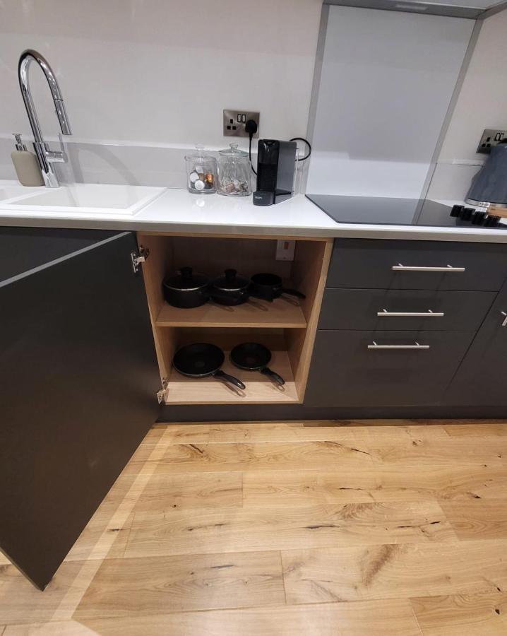 Luxury 2 Bed Apartment In The Heart Of Rochester Wainscot 외부 사진