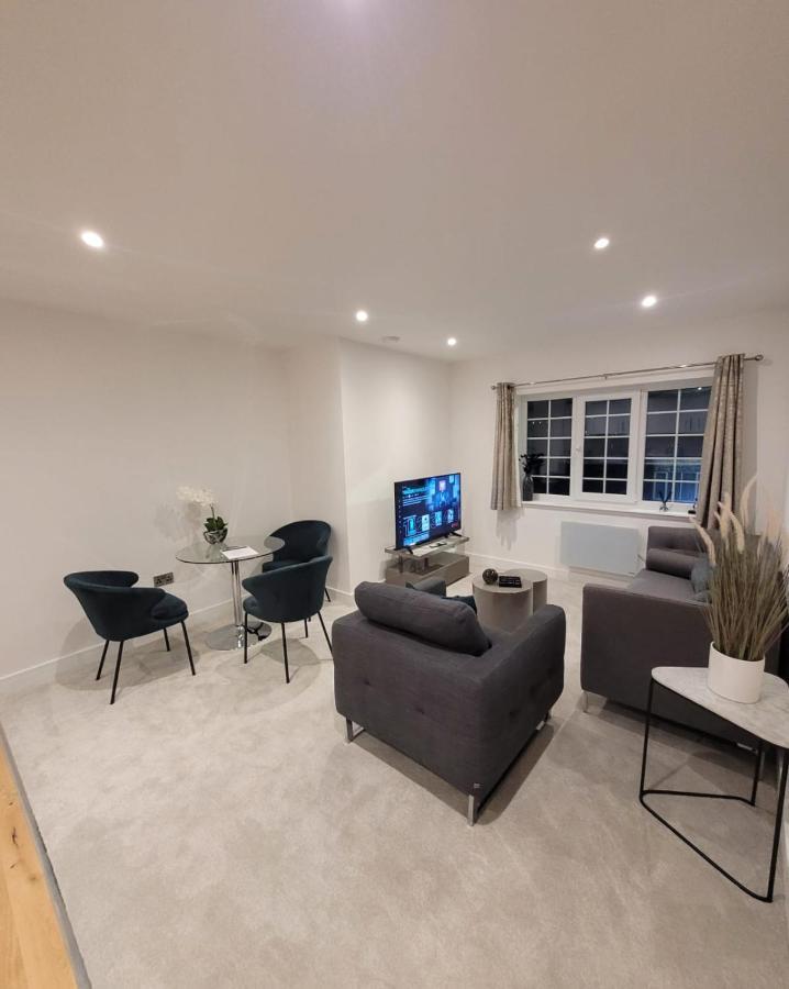 Luxury 2 Bed Apartment In The Heart Of Rochester Wainscot 외부 사진