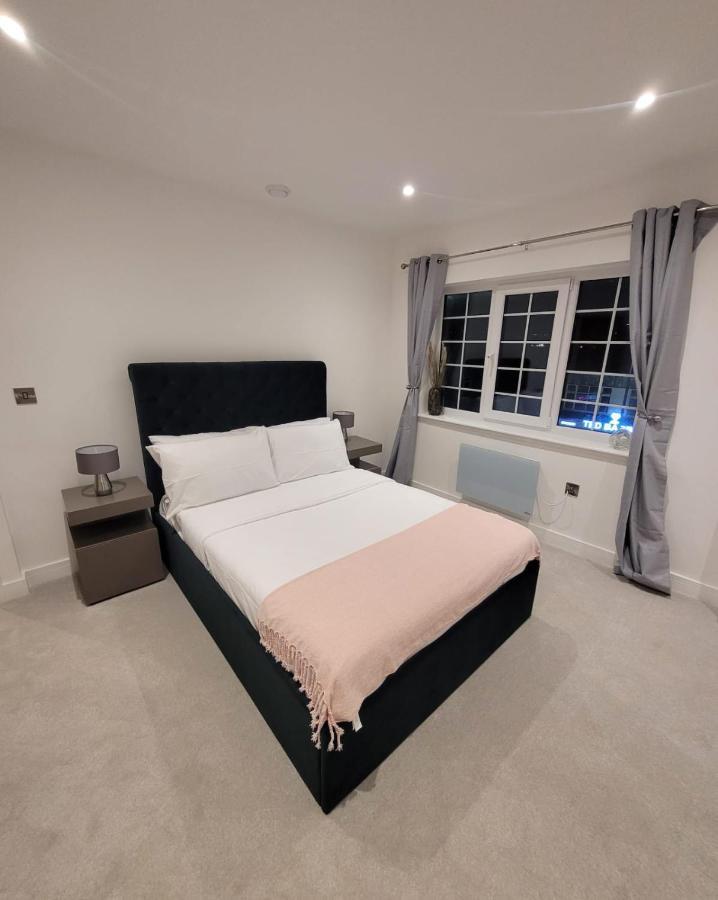 Luxury 2 Bed Apartment In The Heart Of Rochester Wainscot 외부 사진